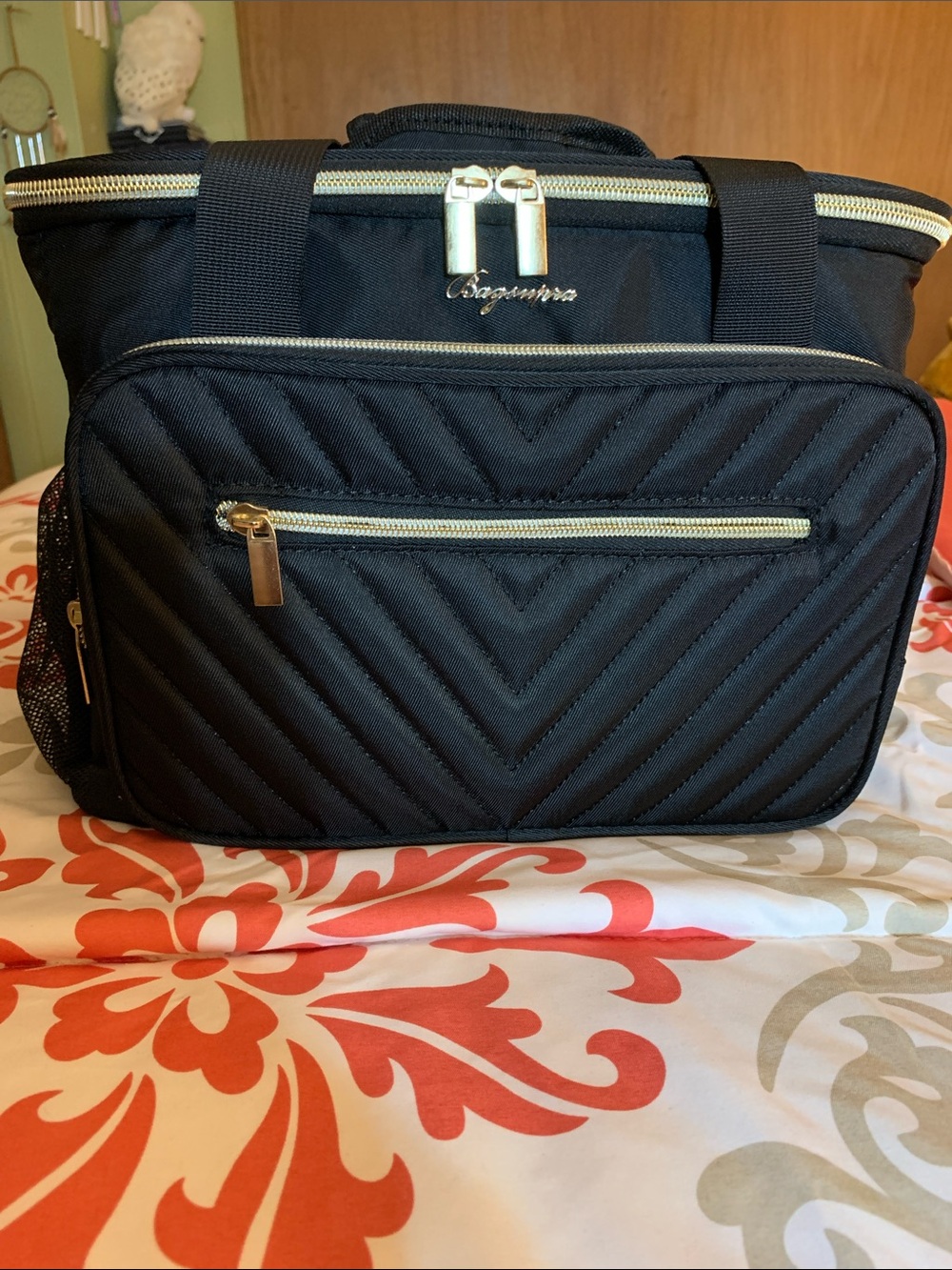NWOT Black Quilted Lunch Tote Bag with Gold Zippers - Picture 3 of 7